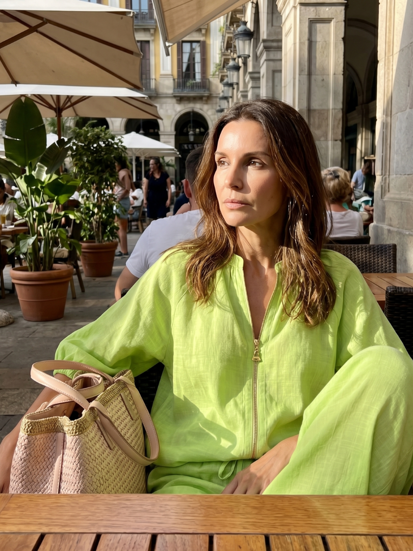 Natalia | Conjunto com Blusa de Fecho e Calças de Perna Larga